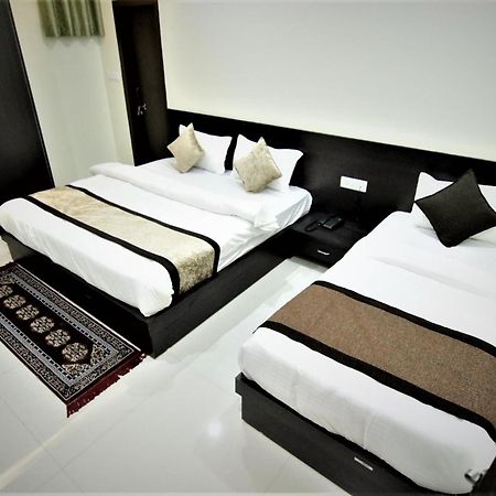 Hotel Ravi Residency Bharatpur Esterno foto