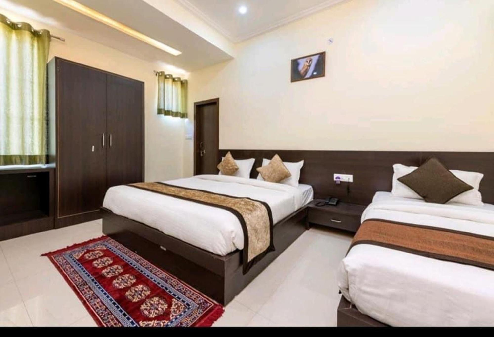 Hotel Ravi Residency Bharatpur Esterno foto