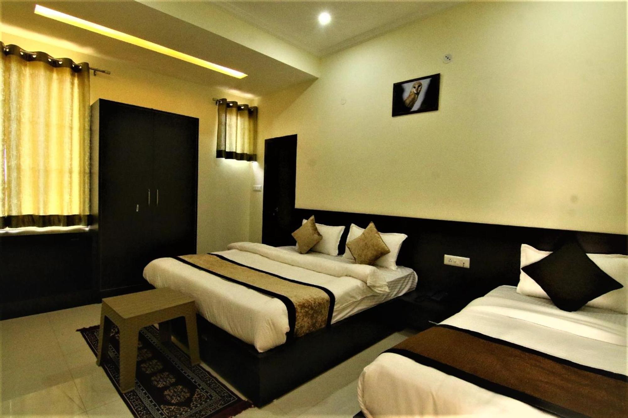 Hotel Ravi Residency Bharatpur Esterno foto