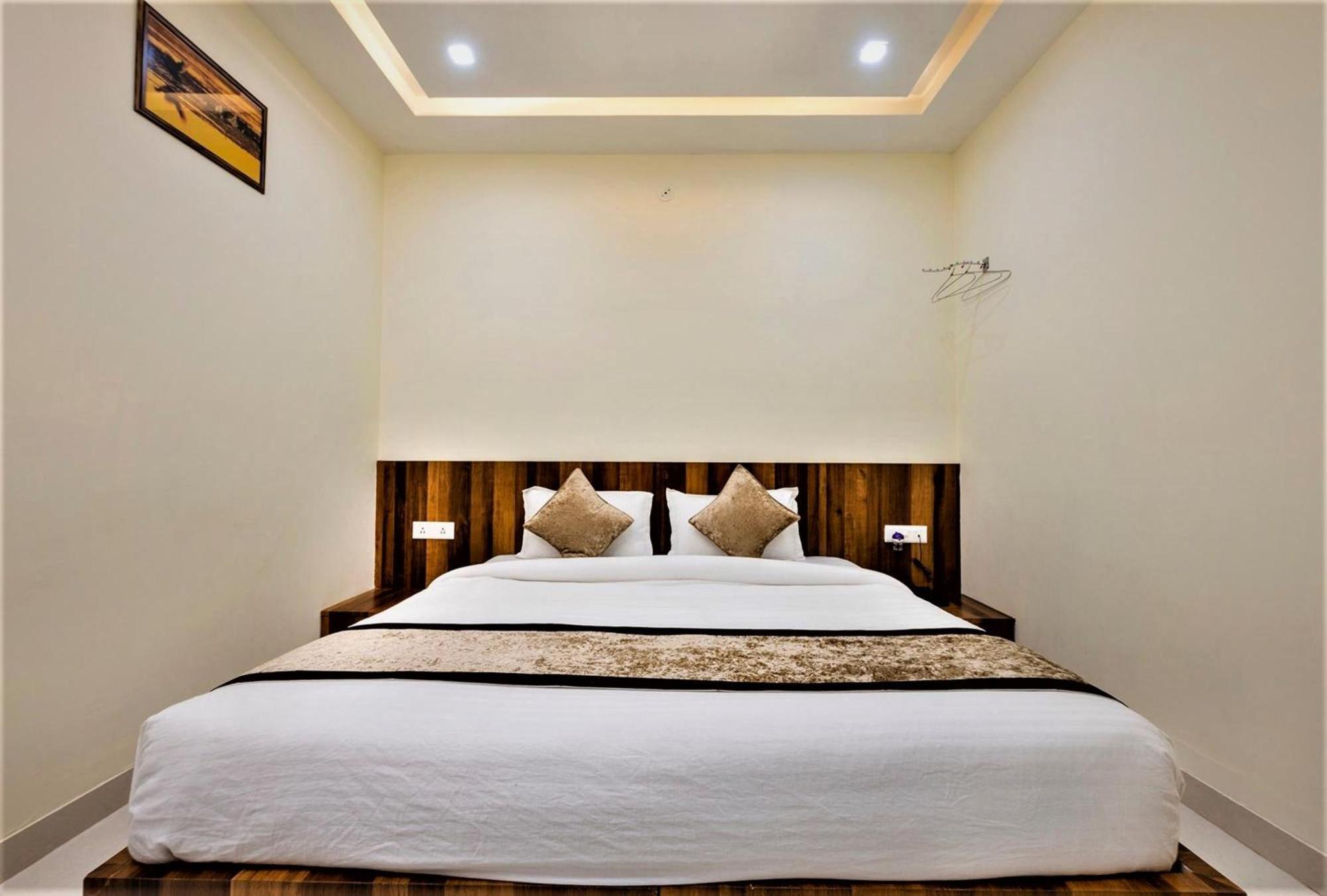 Hotel Ravi Residency Bharatpur Esterno foto